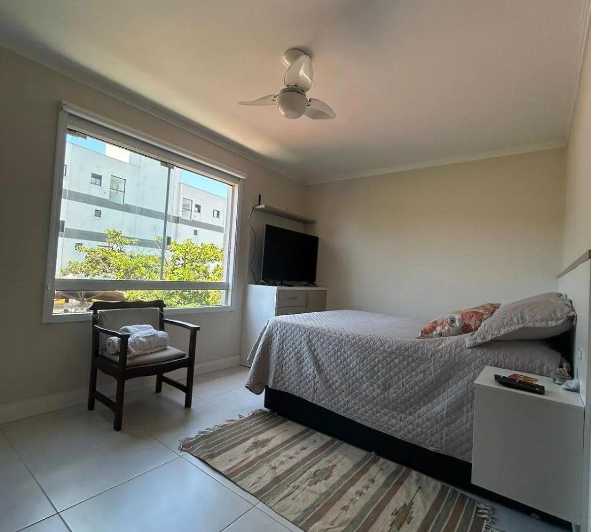 Homestay Suite Privativa - Praia Do Canto Grande, Bombinhas